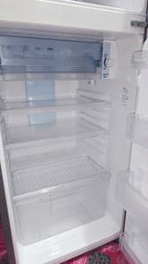 Peti Sejuk icebox Sharp