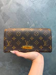 Louis Vuitton Lily Wallet on Chain (WOC)