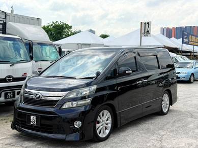 Toyota Vellfire Z in Batu Caves, SGR