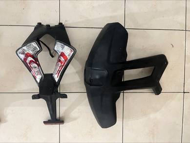 Lampu belakang dan Mudguard 