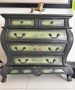 Antique chest Drawer