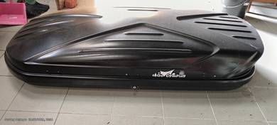 Roof Box beserta Universal Roof Rack
