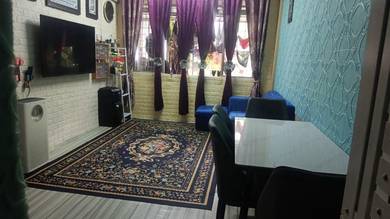 Flat For Sale in Taman Inderawasih