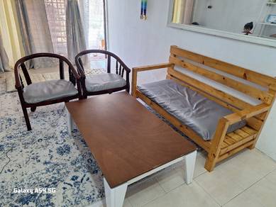 set kerusi ruang tamu