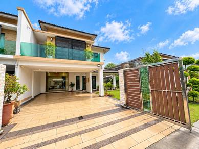 Semi-Detached House For Sale in Perling,JHR