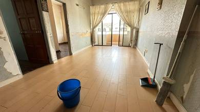 Apartment For Sale in Ferringhi Mutiara Apartment