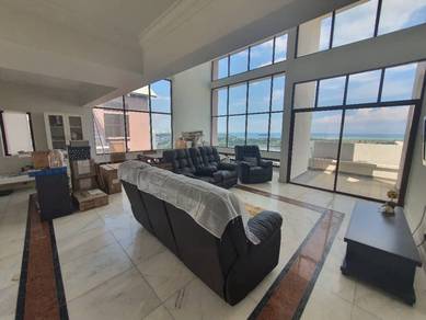 Condominium For Sale in Golden Coast Condominium