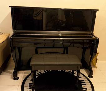 Oslin Piano