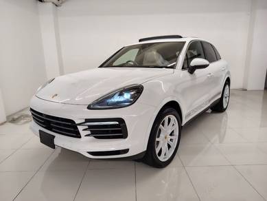 2022 Porsche Cayenne STANDARD