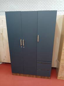 almari baju 3 pintu ...D.new