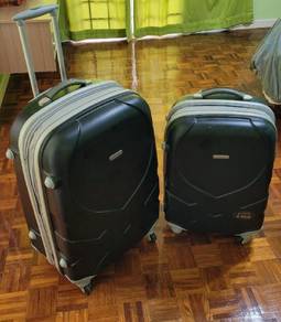 2 expended benetton luggage bag