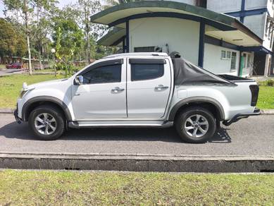 Isuzu D-Max STANDARD 4X4 in Kuching, SWK