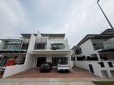 Semi-Detached House For Sale in Rawang,SGR