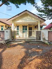 Semi-Detached House For Sale in Marang,TRG