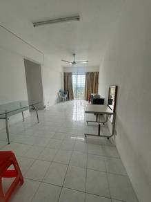 Condominium For Rent in Forest Green