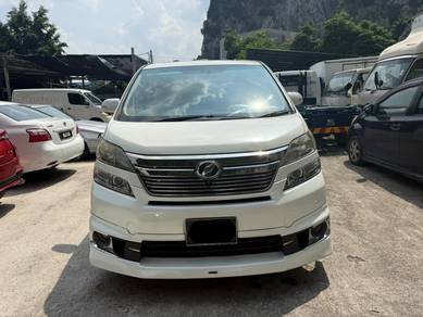 Toyota Vellfire Z in Batu Caves, SGR