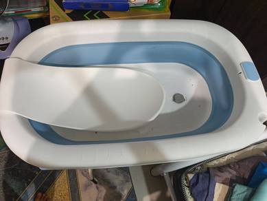 Bath tub baby