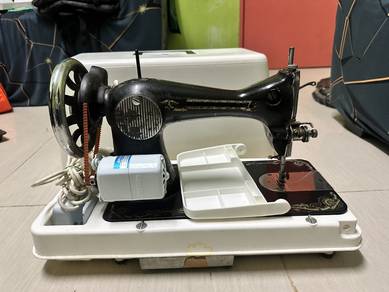 Preloved Singer Sewing Machine