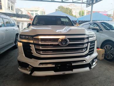 Toyota Land Cruiser ZX in Ampang Hilir, KUL