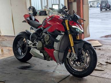 Ducati Streetfighter V2