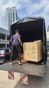 Lori pemindahan barang rumah