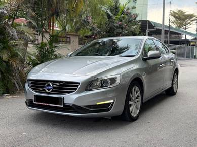 Volvo S60 T4 in Ampang Hilir, KUL