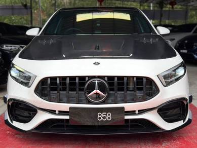 Mercedes Benz A180 180 AMG LINE in Desa Petaling, KUL