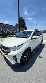 Perodua Aruz AV in Puncak Alam, SGR