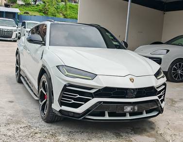Lamborghini Urus in Old Klang Road, KUL