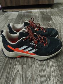 Hiking shoe
