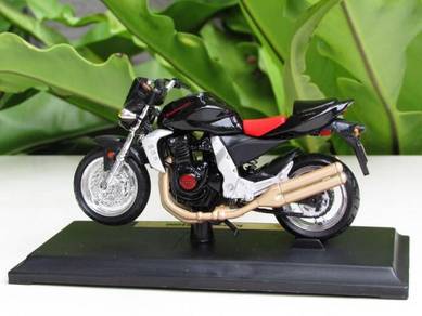 Maisto 1-18 Motorcycle 2005 Kawasaki Z1000