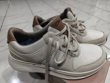 Kasut Clarks