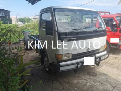 3 TON Nissan 4.2 UBS 20 kaki Kargo BARU 3 Tan Lori