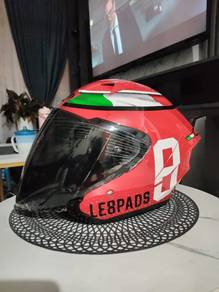 Helmet Untuk Dilepaskan