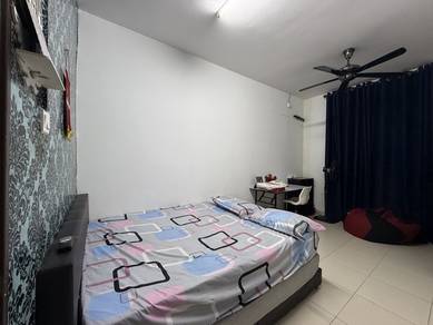 Room in Senai, JHR