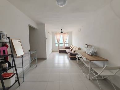 Apartment For Rent in Centrio Avenue