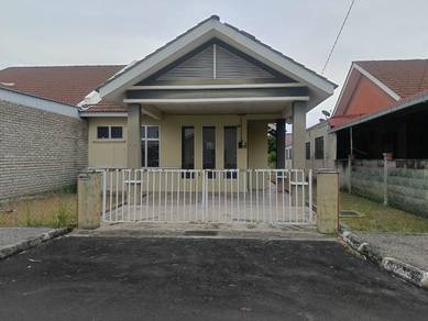 Semi-Detached House For Sale in Penaga,PNG