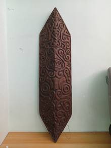 Perisai kayu terabai dayak