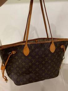 LOUIS VUITTON Neverfull Bag