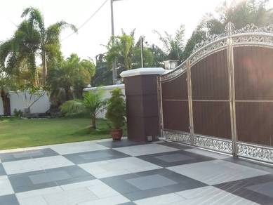 Bungalow House For Sale in Sitiawan,PRK