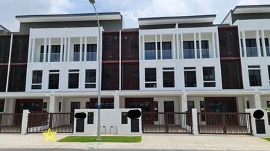 3-storey Terraced House For Sale in Setia Alam,SGR