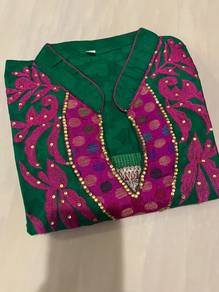Green Cotton Pink Embroidered Beads Deco Kurti