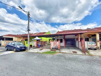 Semi-Detached House For Rent in Banting,SGR