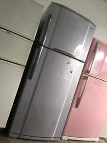 Toshiba Big 2 doors refrigerator Peti Sejuk Ais