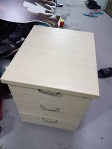 Maple 3 Drawer Mobile Drawer TC652