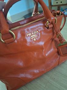 prada original with cert