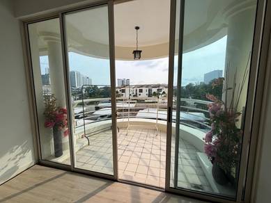 Condominium For Rent in Gold Coast