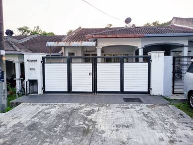 1-storey Terraced House For Sale in Seri Kembangan,SGR