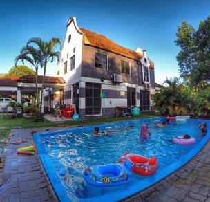 homestay Villa with swimming pool AFamosa Melaka