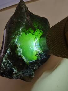Bongkah Mentah Jadeite Hijau Muda Ais Type A